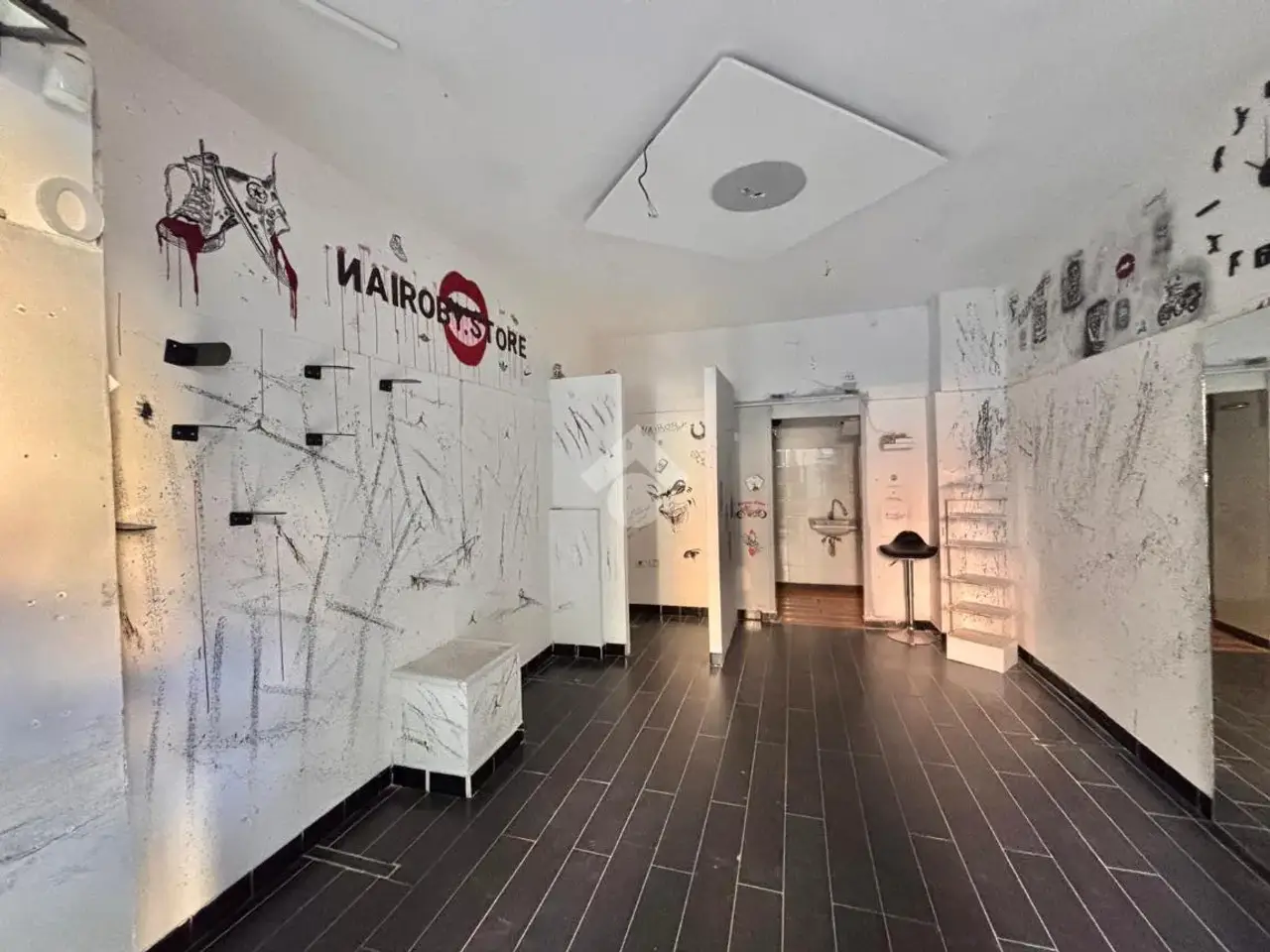 Negozio in Via Benvenuto Cellini 55, Portici, {3} - Foto 2