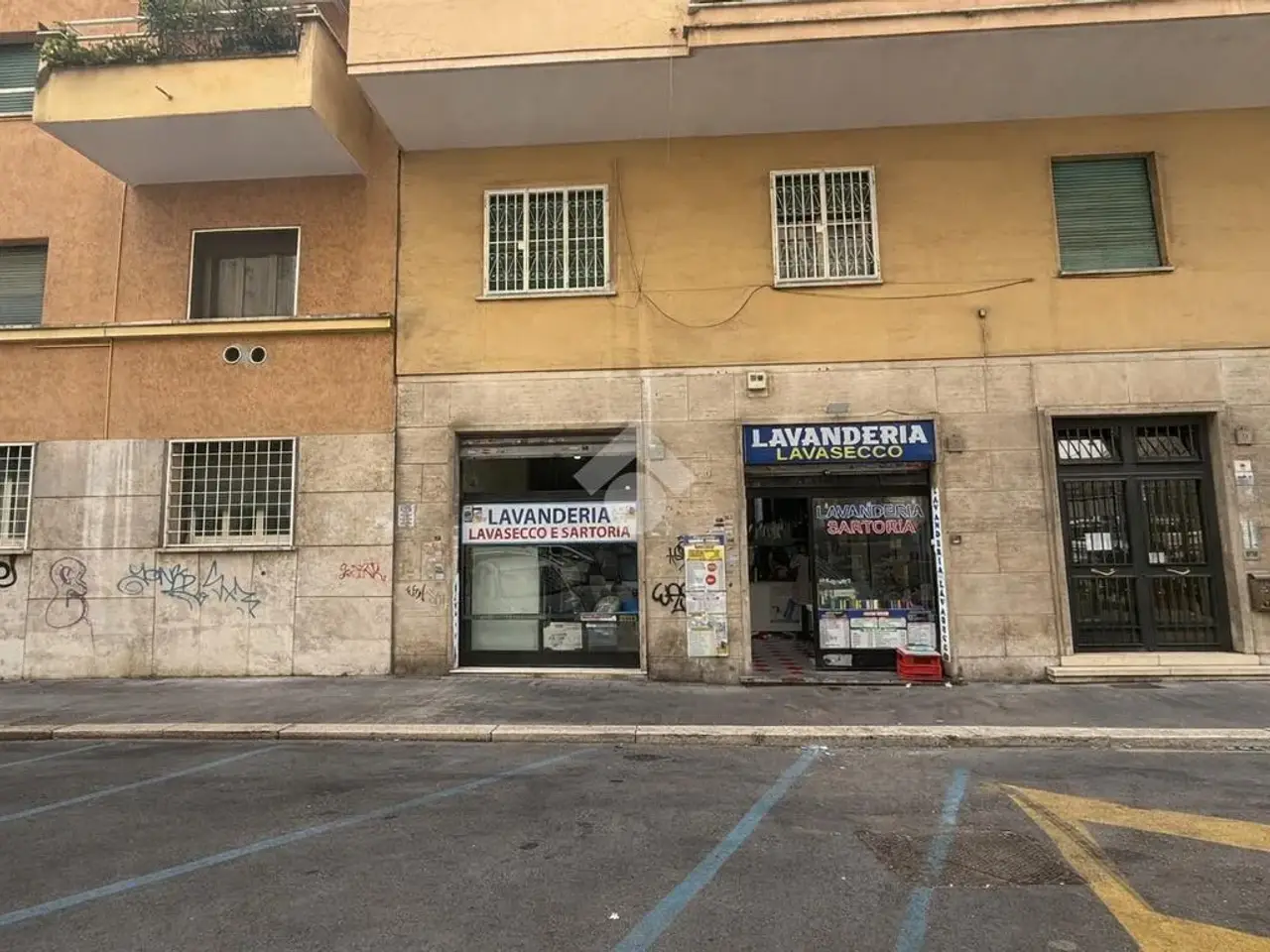 Negozio in Via Ruggero Fiore 5, Roma, {3} - Foto 1