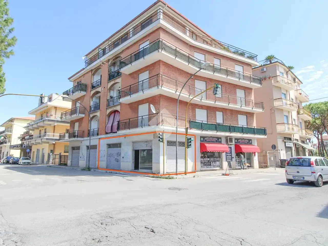 Negozio in Via Nicolò Tommaseo 2, San Benedetto Del Tronto, {3} - Foto 1