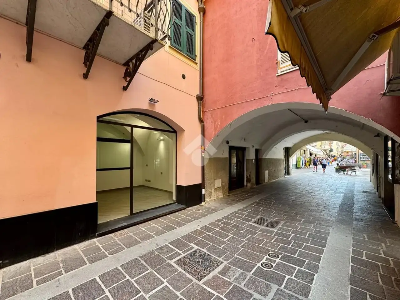 Negozio in Via Mazzini 13, Spotorno, {3} - Foto 2