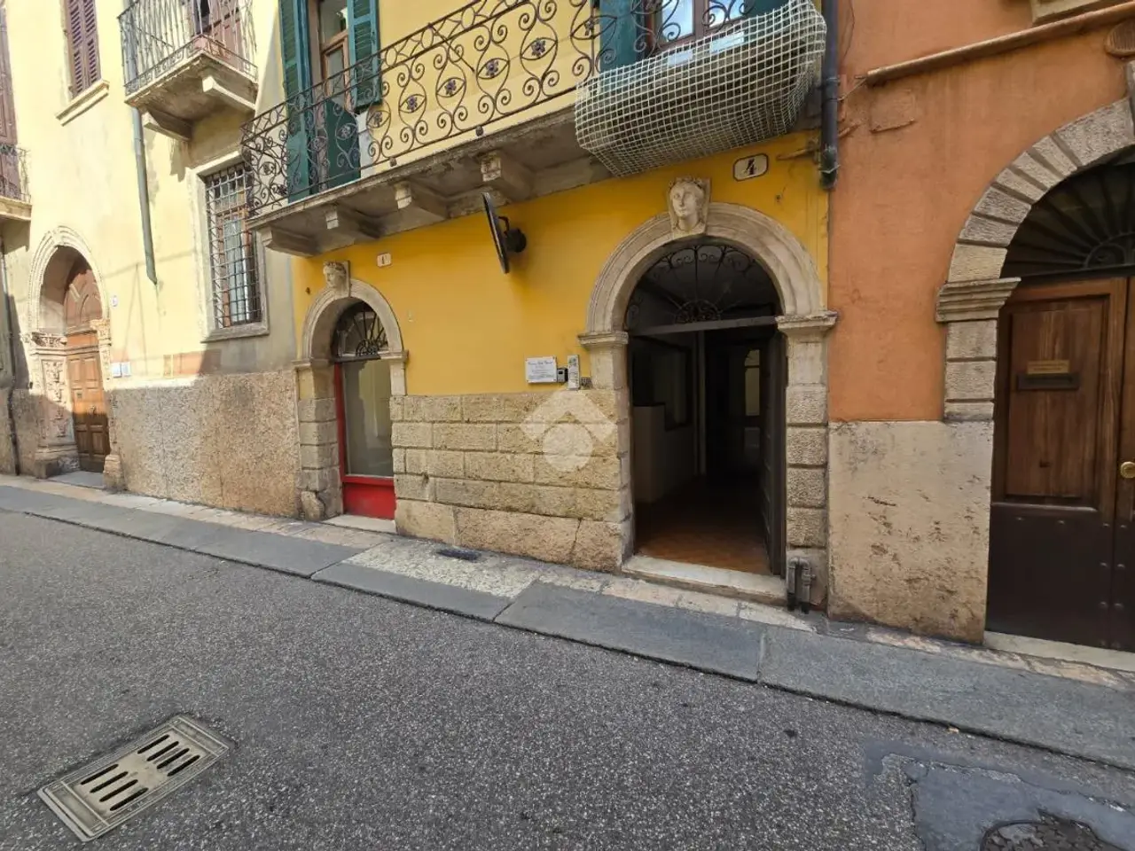Negozio in Via Duomo 4, Verona, {3} - Foto 2