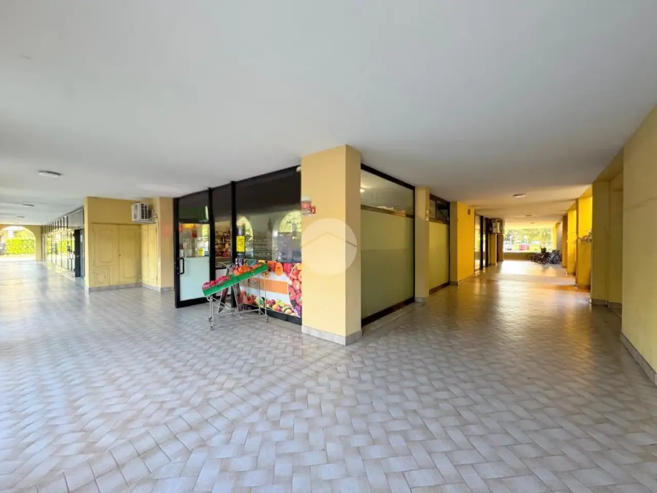 Negozio in Via Vittorio Bachelet 19, Roncadelle, {3} - Foto 1