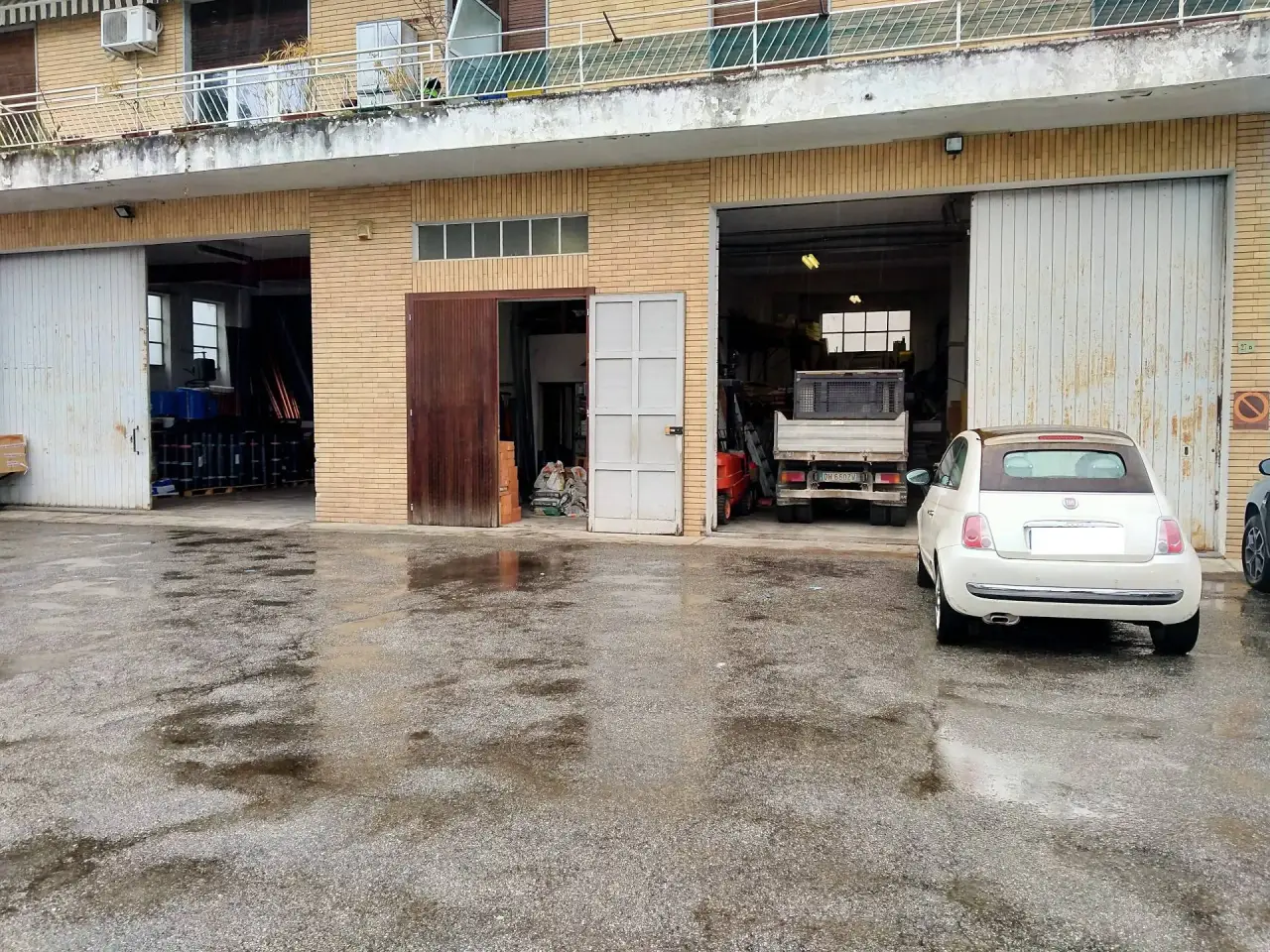 Negozio in Uguaglianza 27, Vergiate, {3} - Foto 1