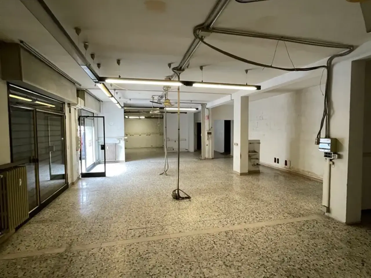 Negozio in Via Crespellani , Modena, {3} - Foto 1