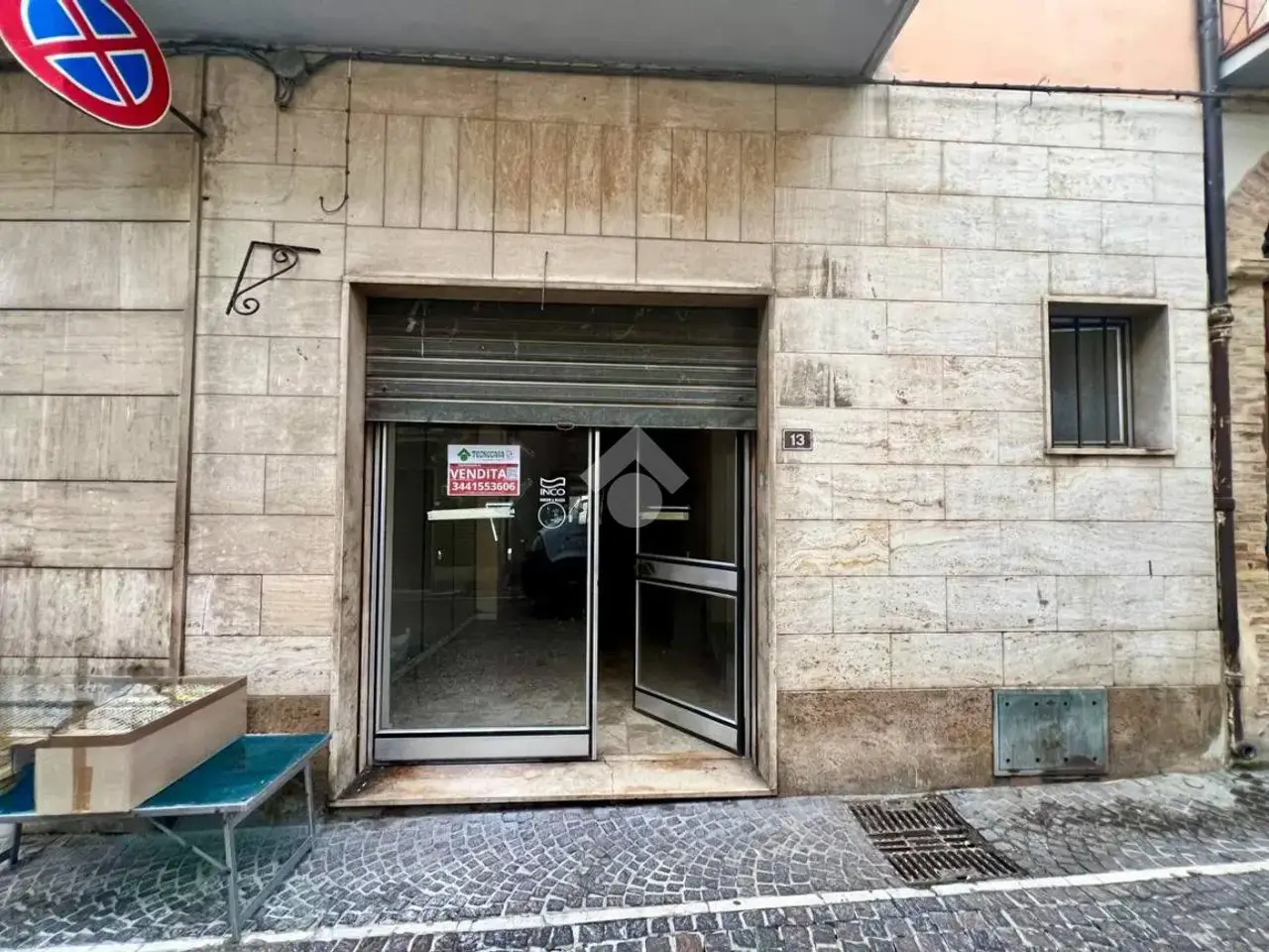 Negozio in Via Guglielmo Marconi 13, Notaresco, {3} - Foto 1