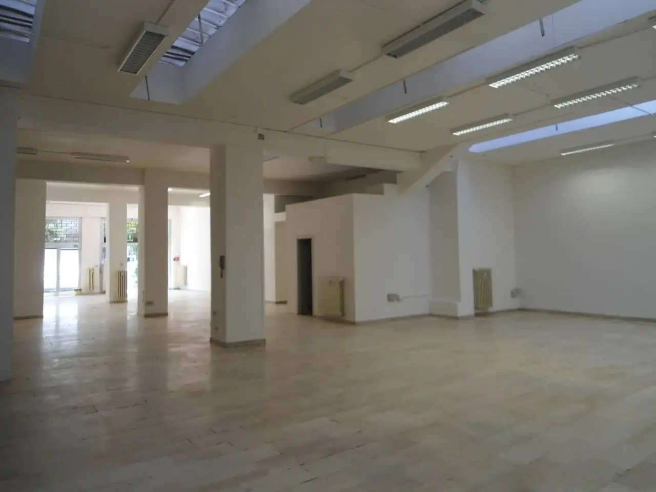 Locale commerciale in Via Jacopo Barozzi Vignola 2, Bolognina, Bologna, Bologna, Bologna, {3} - Foto 1