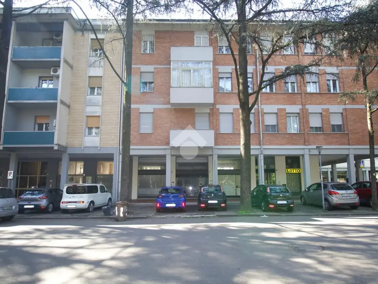 Negozio in Via Sante Vincenzi 00, Reggio Emilia, {3} - Foto 1