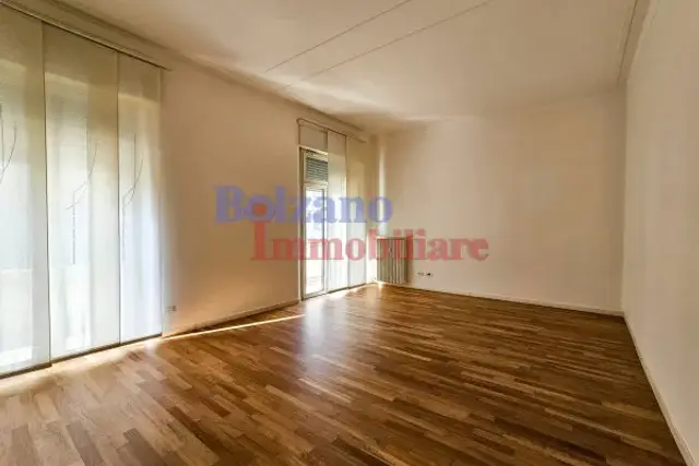 Büro in {3}, Corso della Libertà - Foto 1