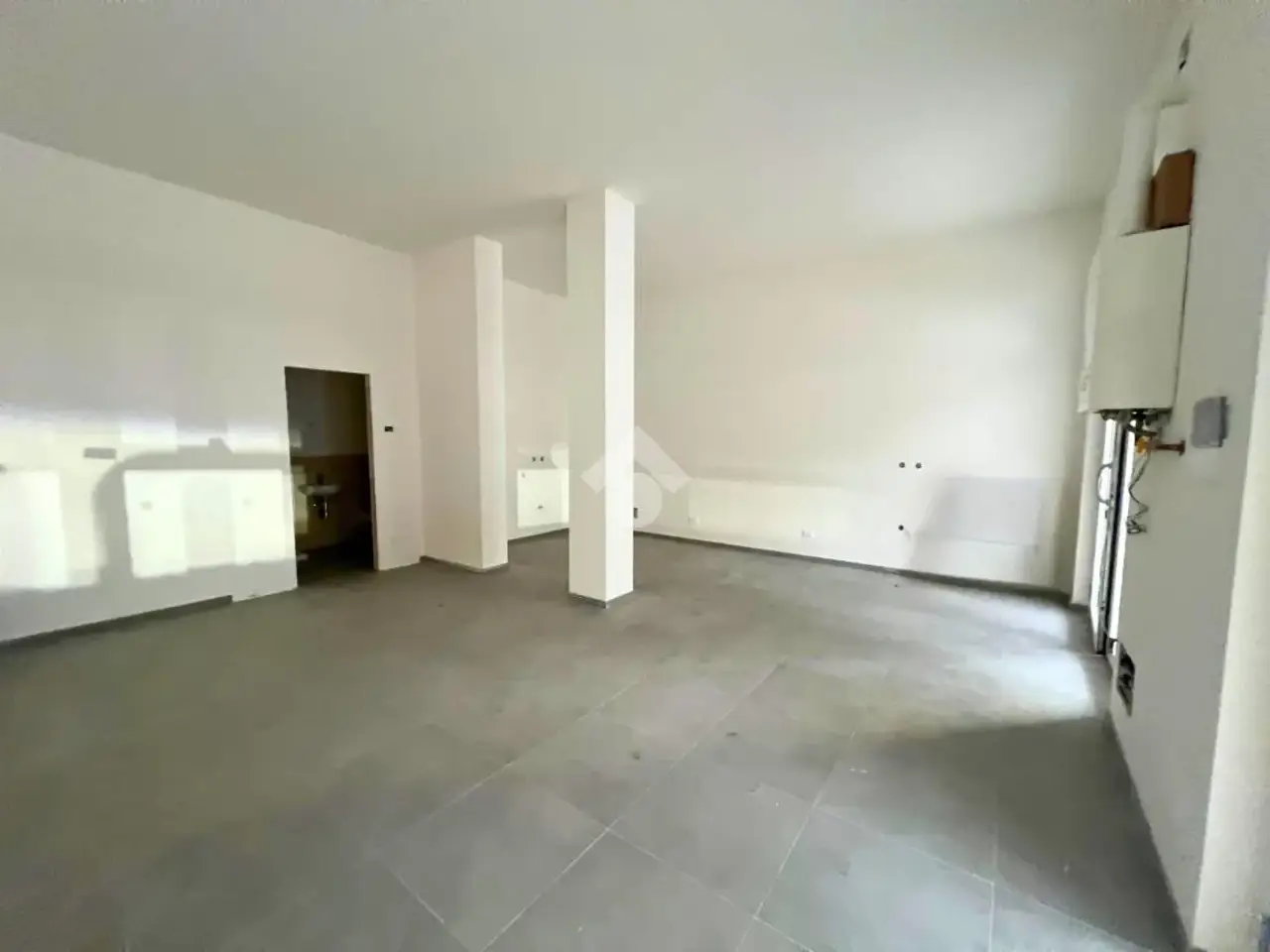 Negozio in Via Cona 77, Teramo, {3} - Foto 1