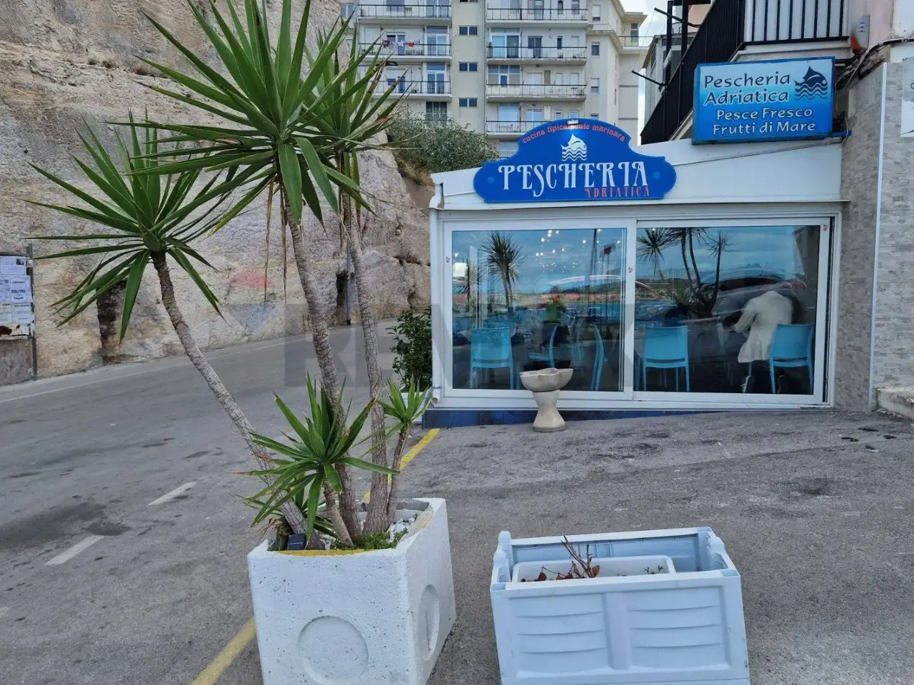 Negozio in Via Magellano 19, Vieste, {3} - Foto 2