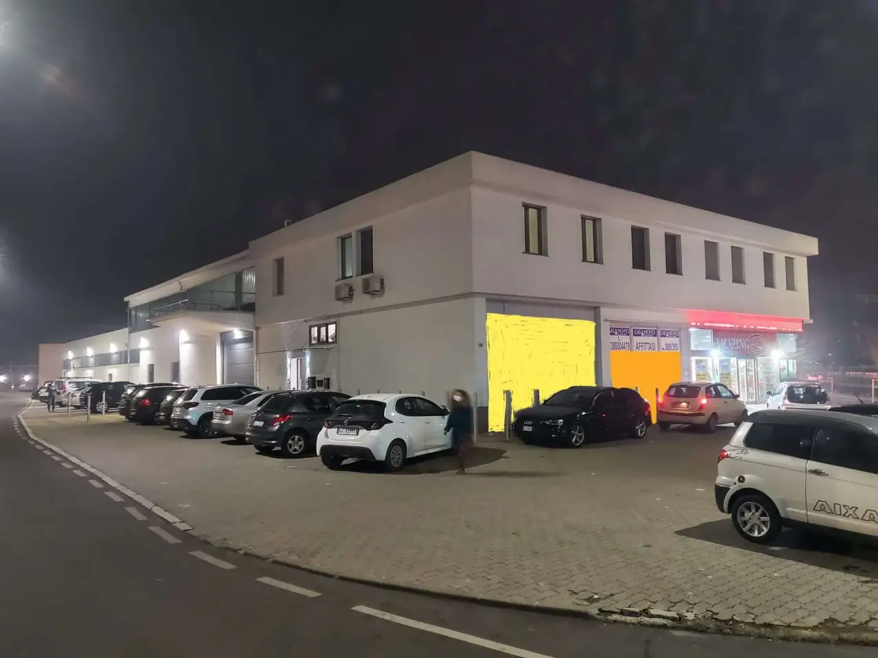 Negozio in Viale Monte Grappa 64, Vigevano, {3} - Foto 2