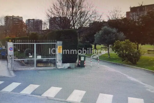 insertion image