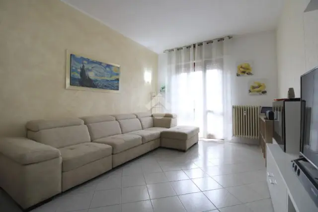 Vierzimmerwohnung in Via XXV Aprile 13, Trezzo sull'Adda - Foto 1