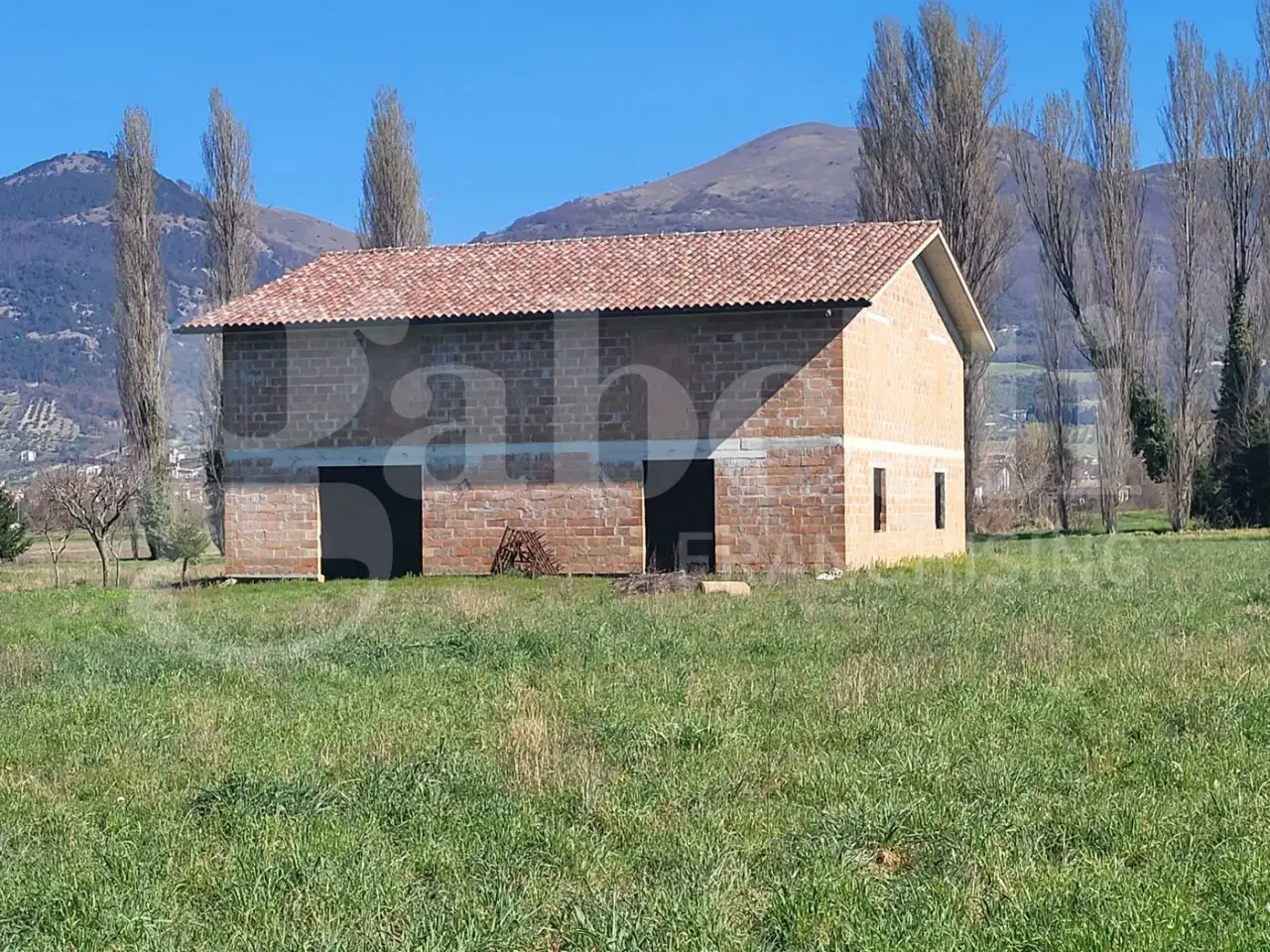 Capannone in Via Torrente di San Donato, Gubbio, {3} - Foto 2