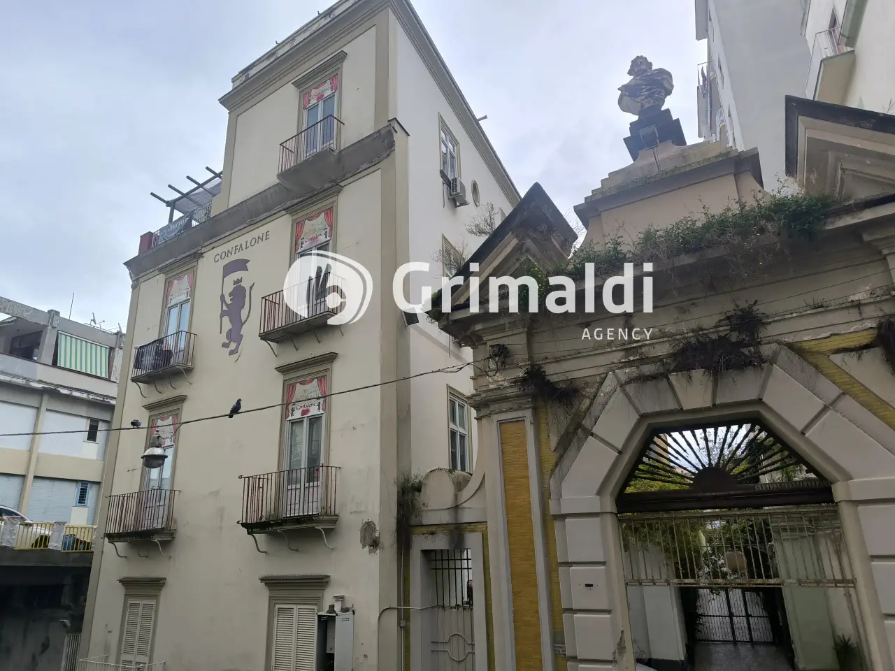 Palazzina commerciale in Via Confalone 7, Napoli, {3} - Foto 1
