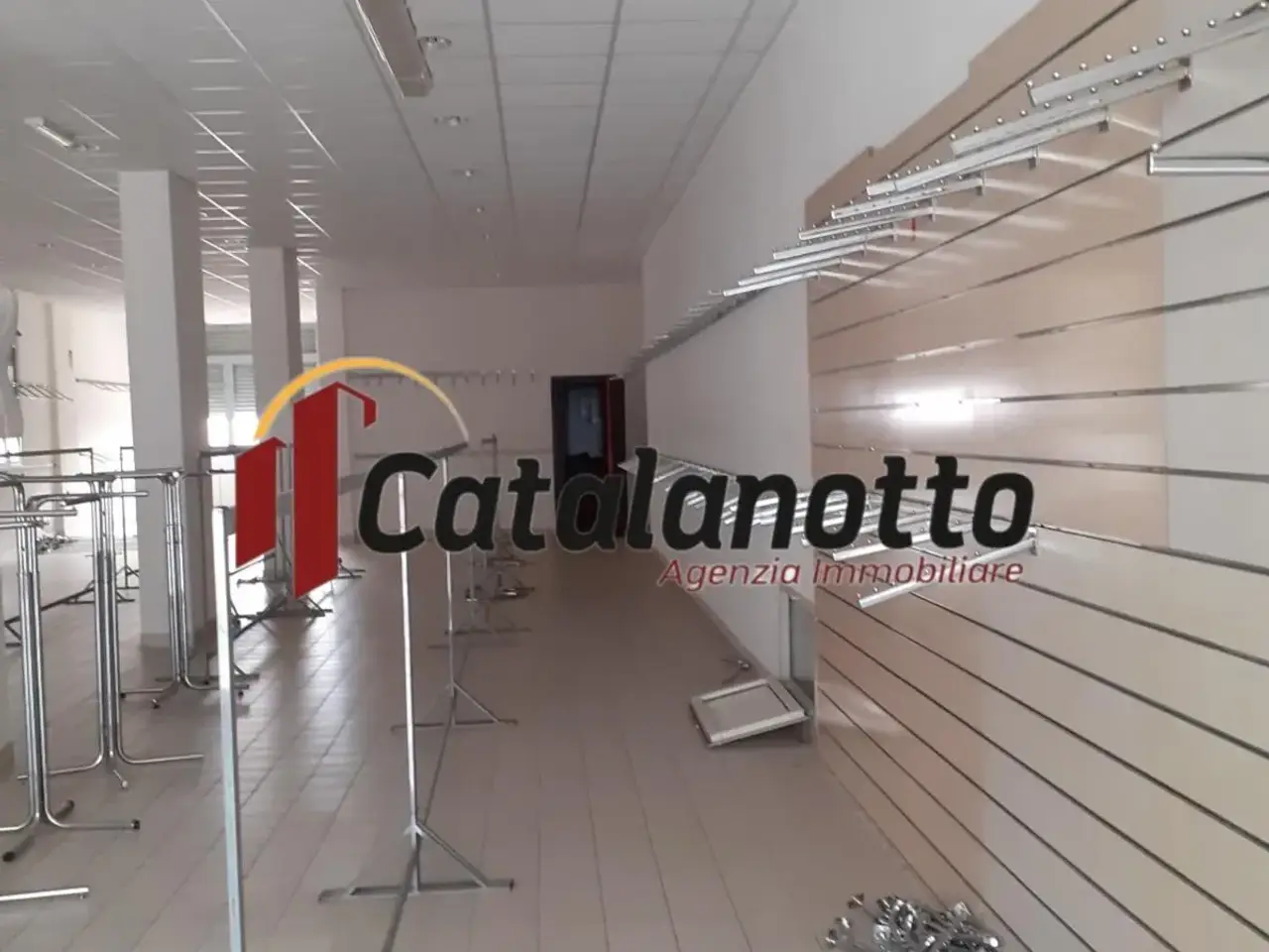Locale commerciale in Via Giovanni Gentile, Castelvetrano, Trapani, Sicilia, 91022, Italia, Castelvetrano, {3} - Foto 1