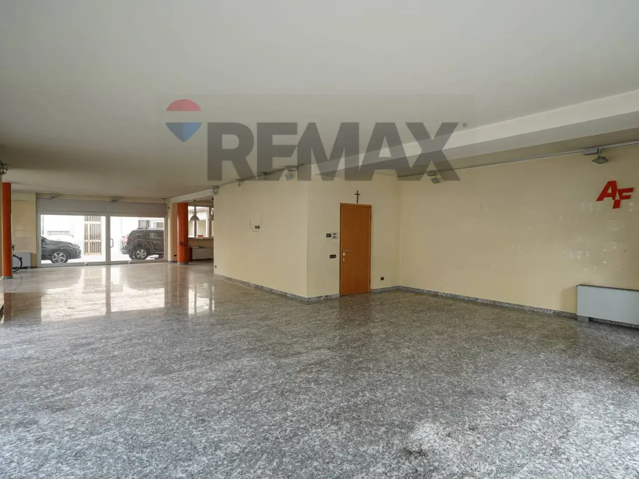 Negozio in Via Giovanni Battista Moroni 244, Bergamo, {3} - Foto 1