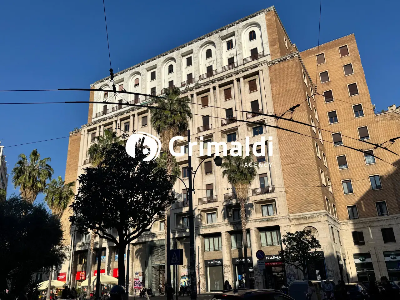 Magazzino in Piazza Carità 32, Napoli, {3} - Foto 1