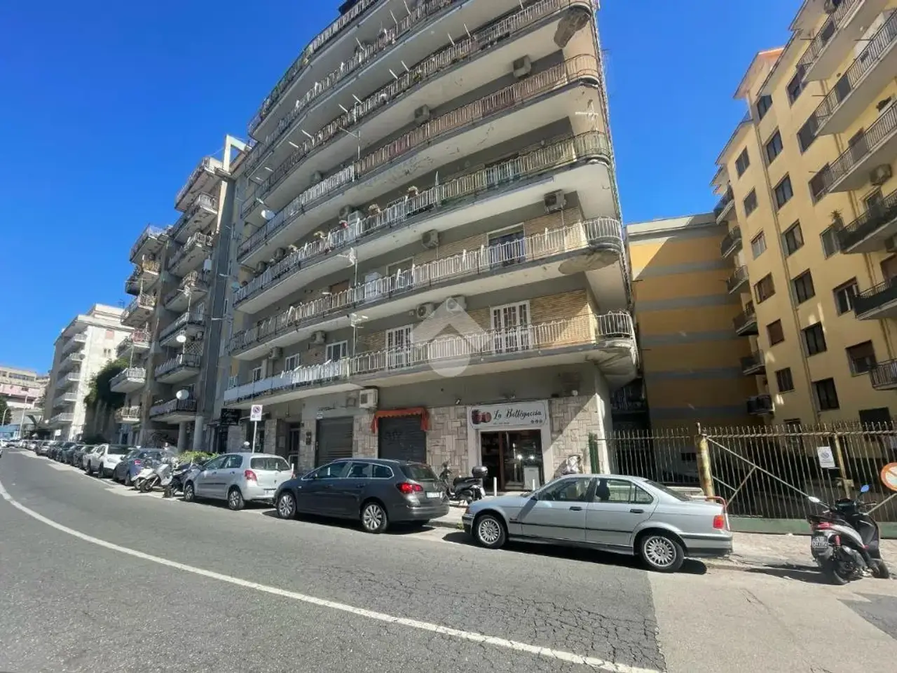 Negozio in Via Domenico Fontana 148, Napoli, {3} - Foto 1