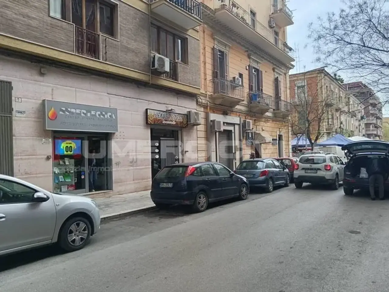 Locale commerciale in Via Domenico Cirillo, Foggia, {3} - Foto 1