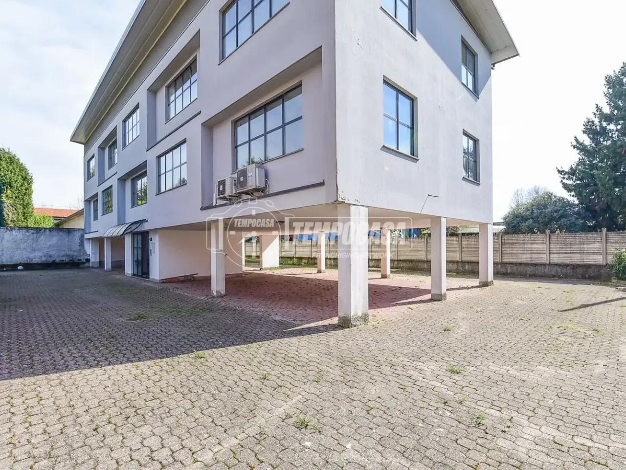Palazzina commerciale in Via Tripoli, Cantu', {3} - Foto 2