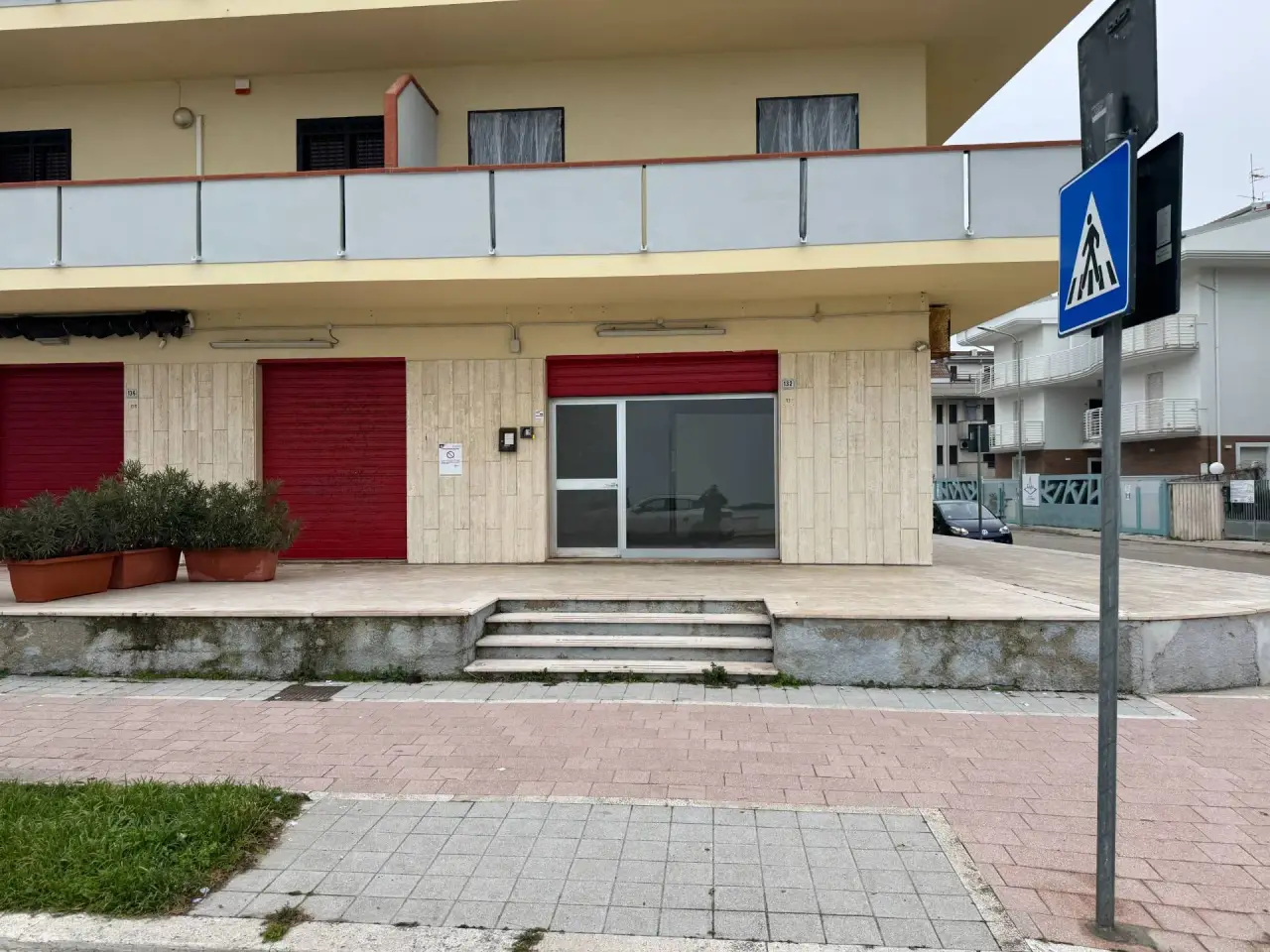 Negozio in Via Ignazio Silone 80, Martinsicuro, {3} - Foto 1