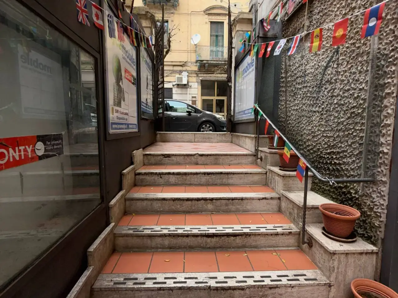 Negozio in Via Francesco Paolo Volpe 14, Salerno, {3} - Foto 2