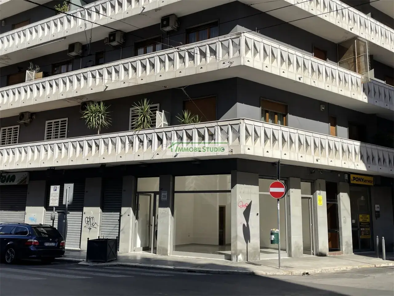 Negozio in Via Francesco Crispi, Bari, {3} - Foto 2