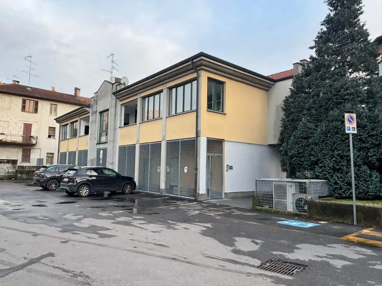 Ufficio in Via Vittorio Emanuele II 8, Olgiate Comasco, {3} - Foto 1