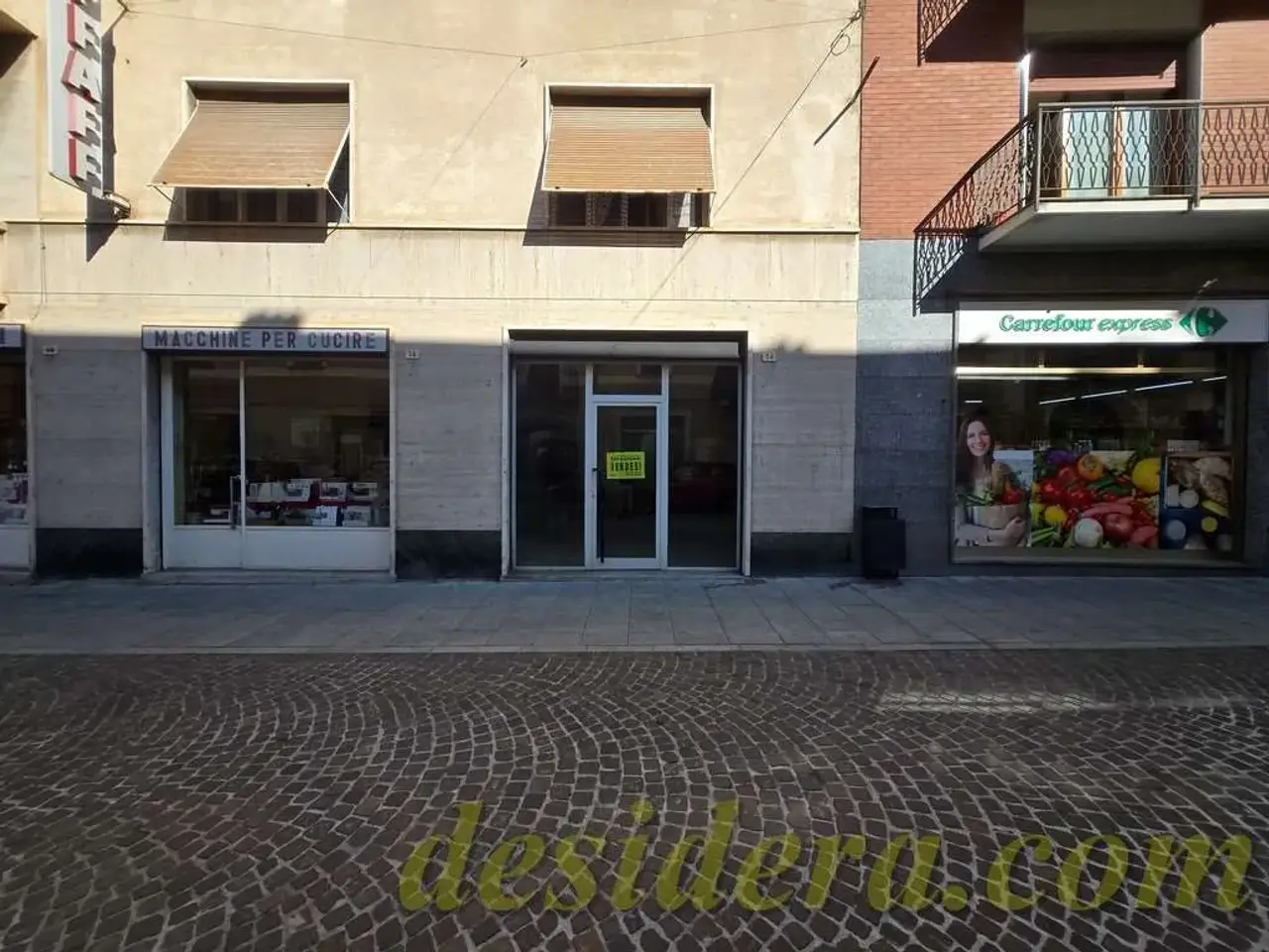 Negozio in , Borgomanero, {3} - Foto 1