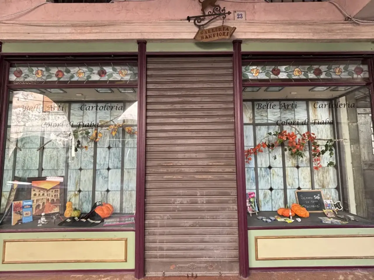 Negozio in Via Martiri della Libertà N.23, Vittorio Veneto, {3} - Foto 2