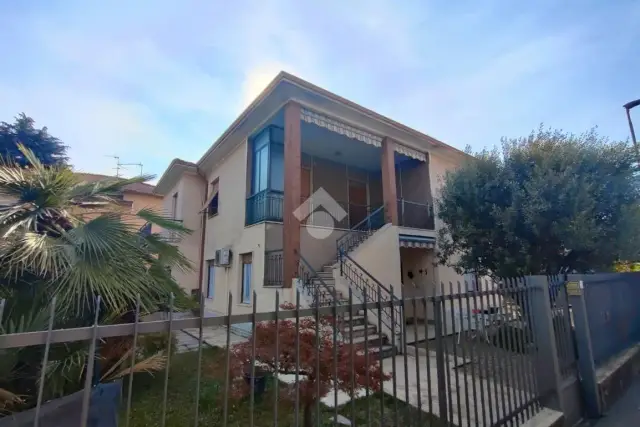 Villa in Via Andrea Fantoni 5, Dalmine - Foto 1