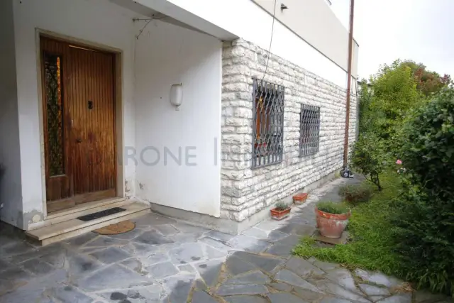 Two-family villa in Via Tresana, Carrara - Photo 1