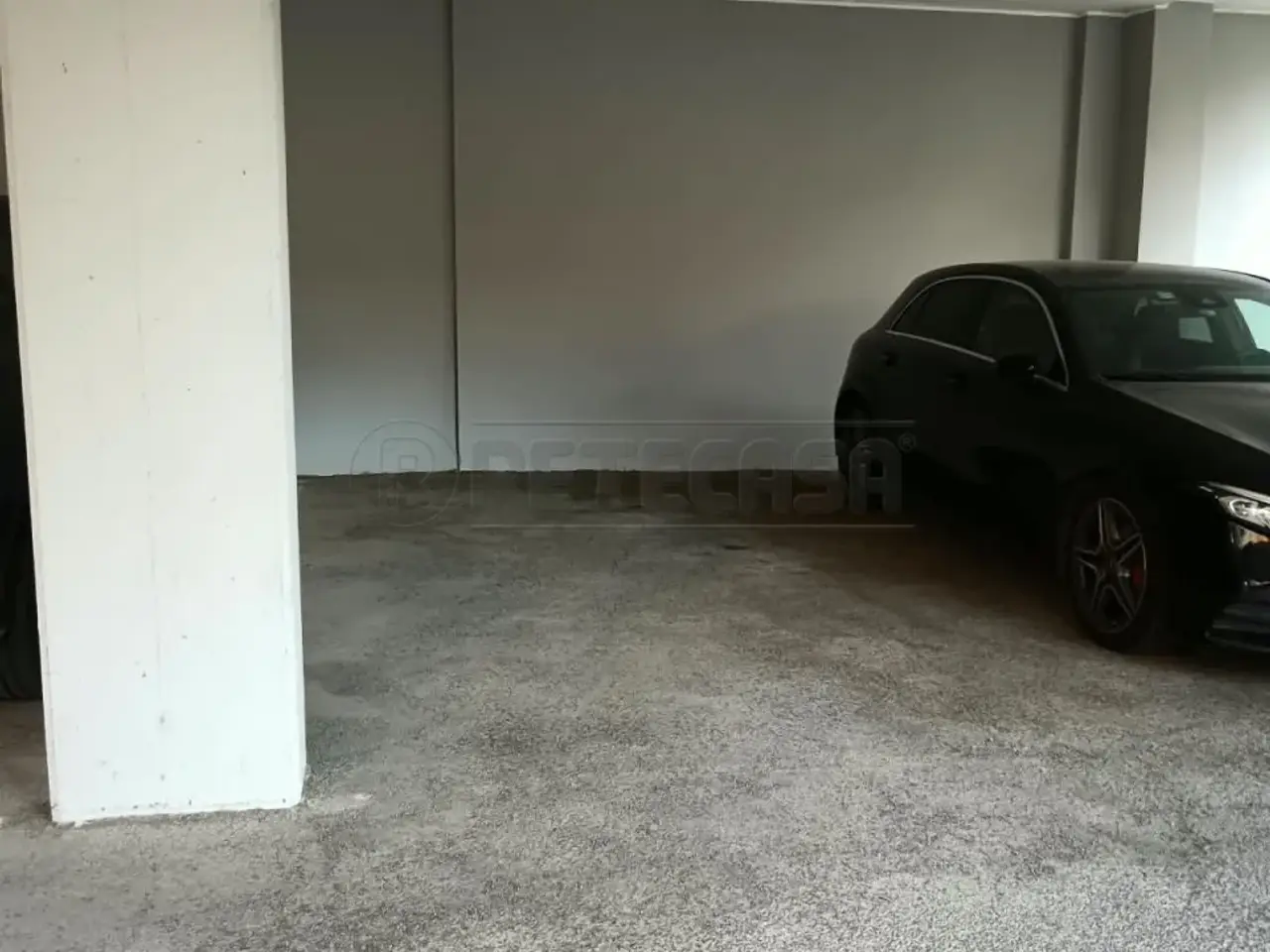 Parcheggio chiuso in Via La Spezia 53, Ladispoli, {3} - Foto 2