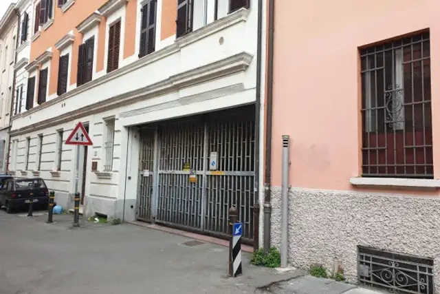 Car parking slot in Via del Riccio, Bologna - Photo 1