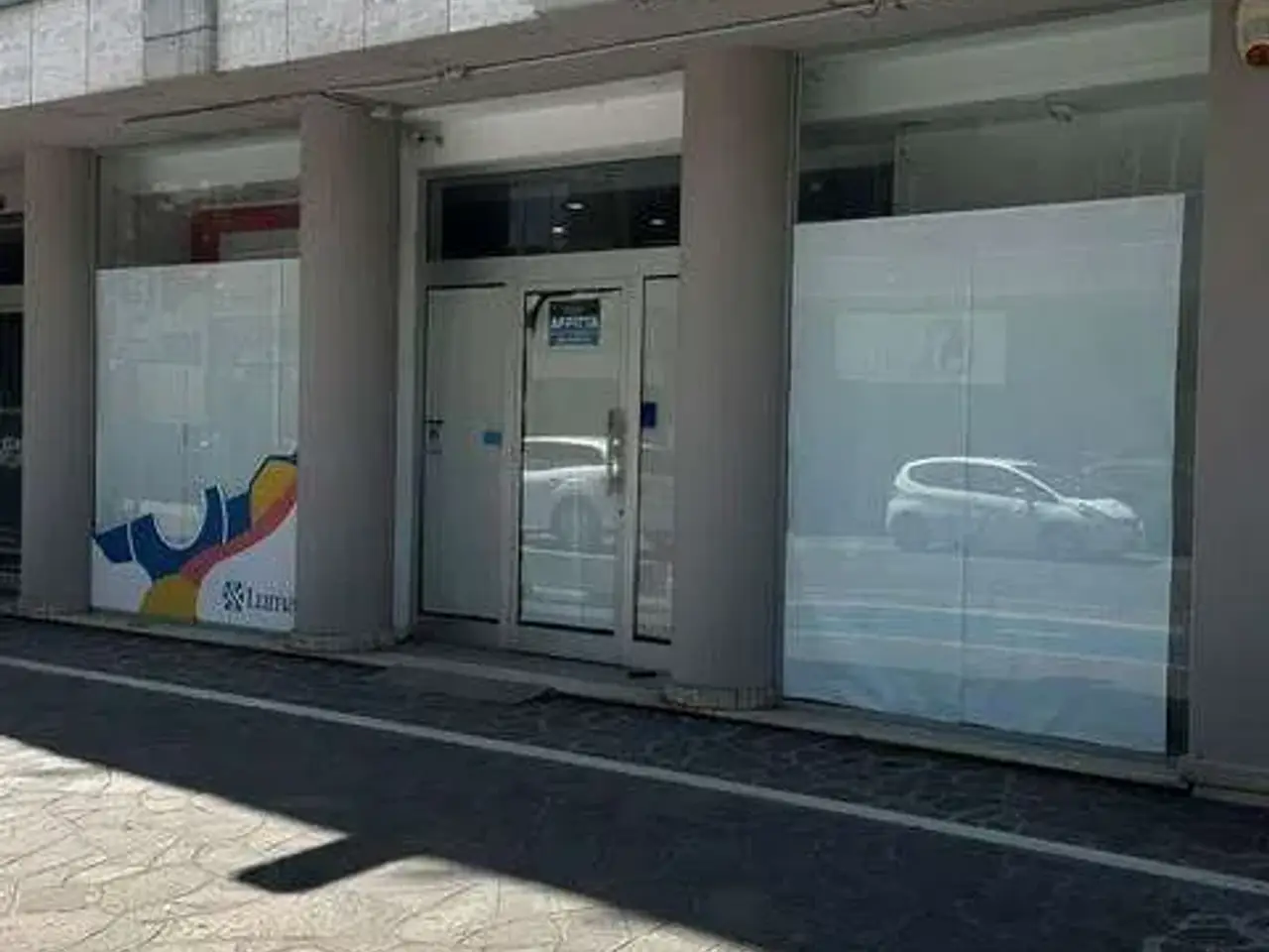 Negozio in Corso Umberto  134, Montesilvano, {3} - Foto 2