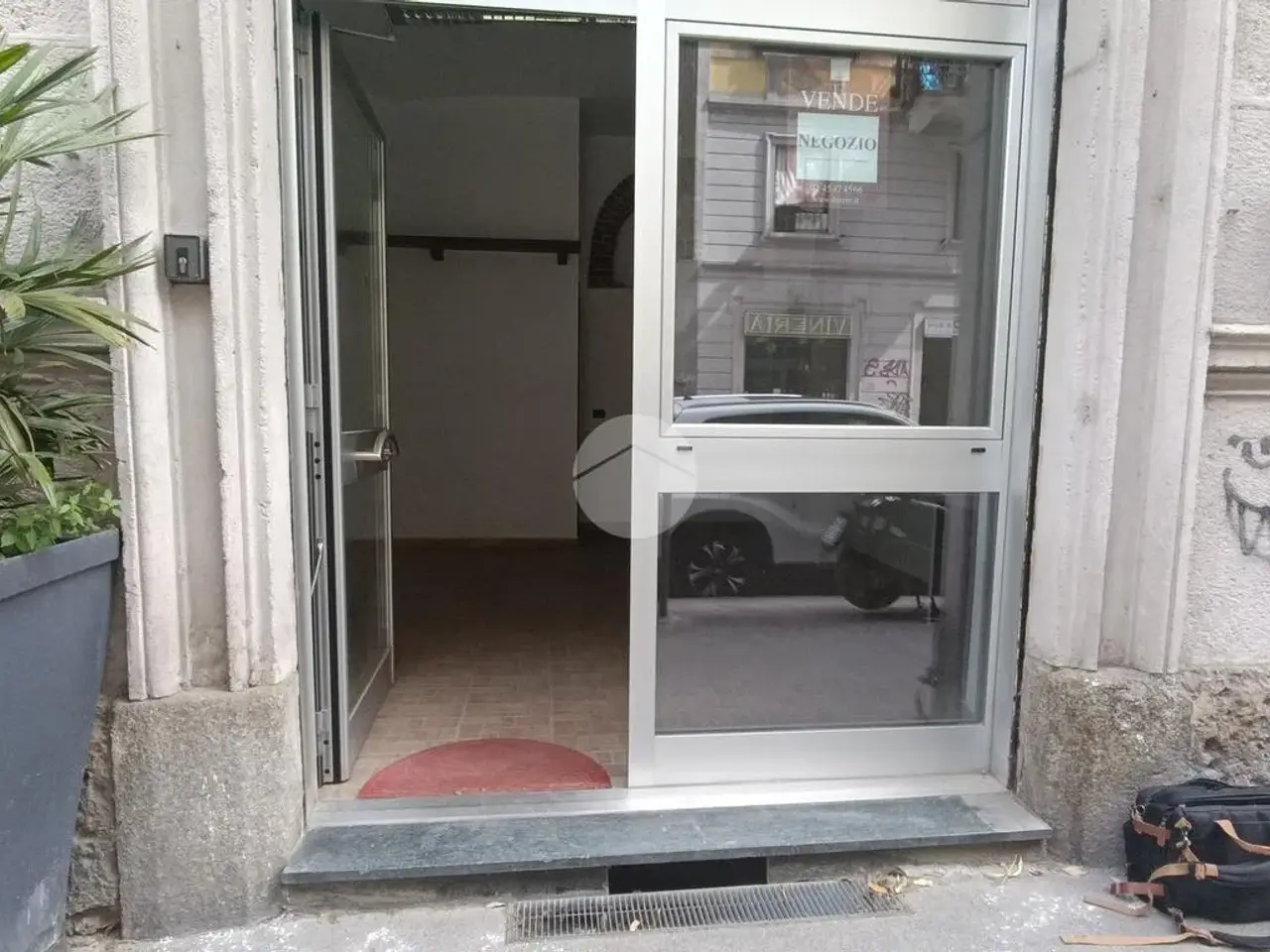 Negozio in Via Gaudenzio Ferrari 5, Milano, {3} - Foto 2