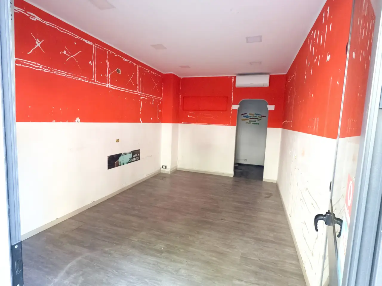 Palazzina commerciale in Corso Sardegna 264, Genova, {3} - Foto 1