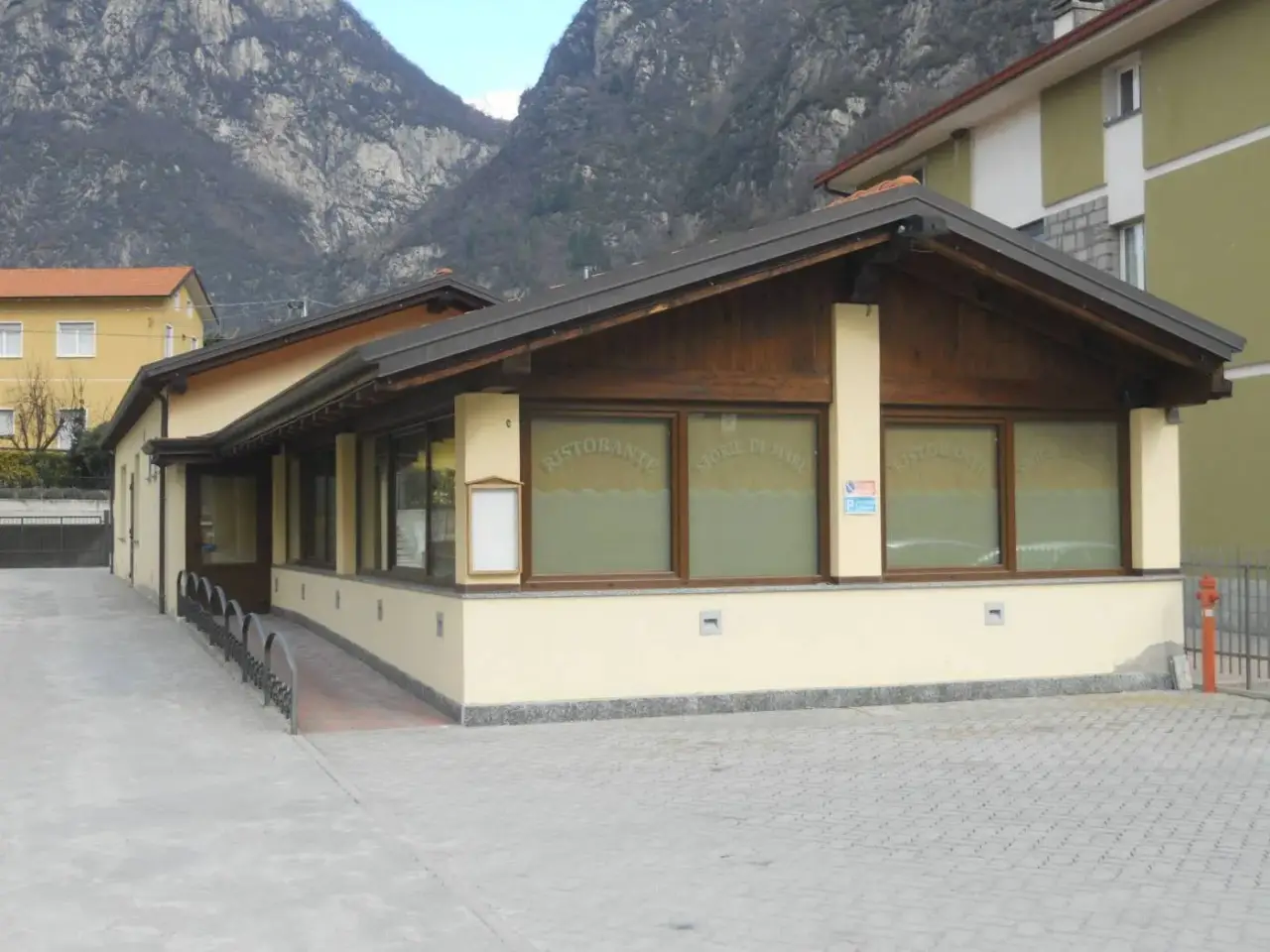 Locale commerciale in Via Nazionale, Novate Mezzola, Novate Mezzola, {3} - Foto 1