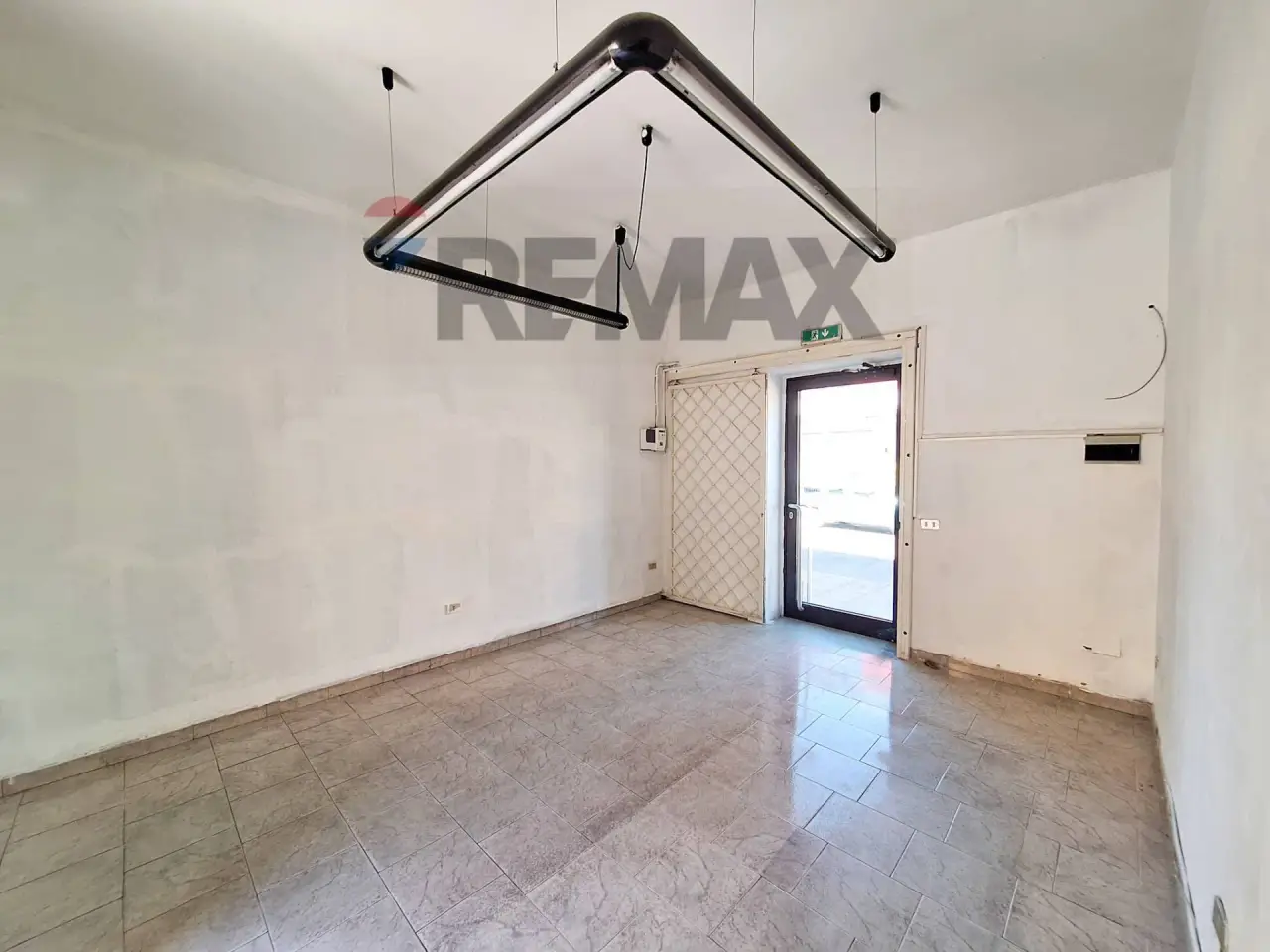 Negozio in Via Cadorna 44, Fagnano Olona, {3} - Foto 2