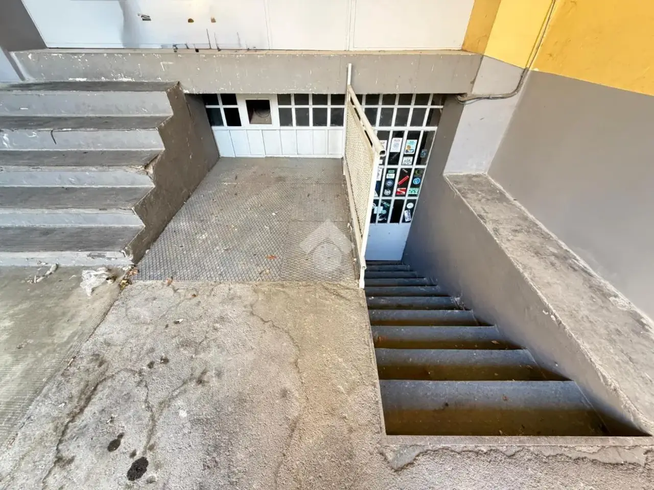 Magazzino in Via Pinamonte da Brembate 1, Bergamo, {3} - Foto 2