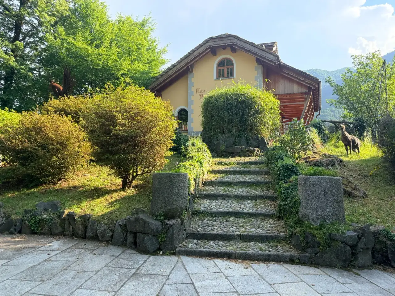 Esercizio commerciale in Via Fiume 1, Varallo, {3} - Foto 2