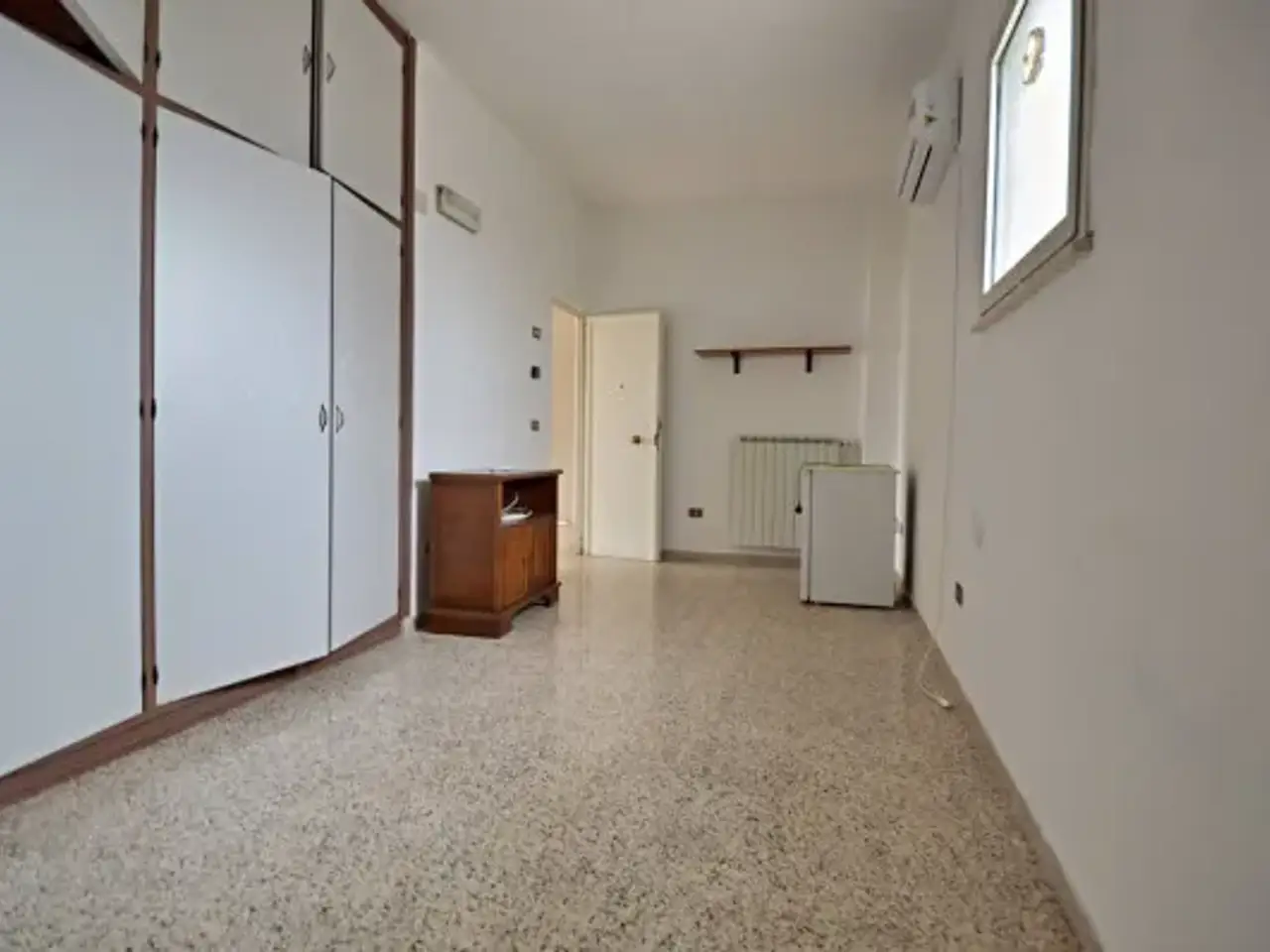 Magazzino in Viale della Repubblica, Putignano, {3} - Foto 2