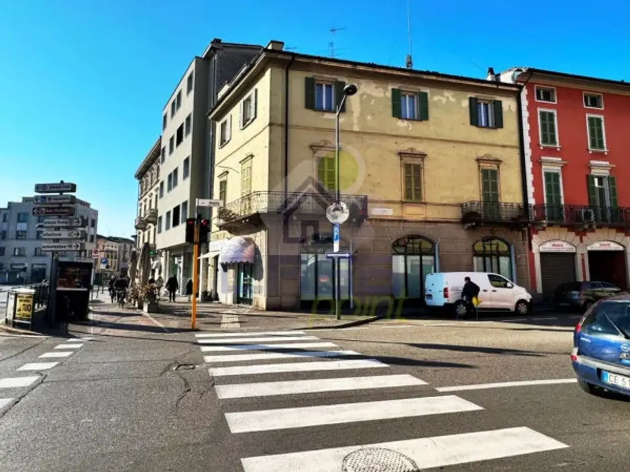 Negozio in Piazza Libertà N°7, Cremona, {3} - Foto 1