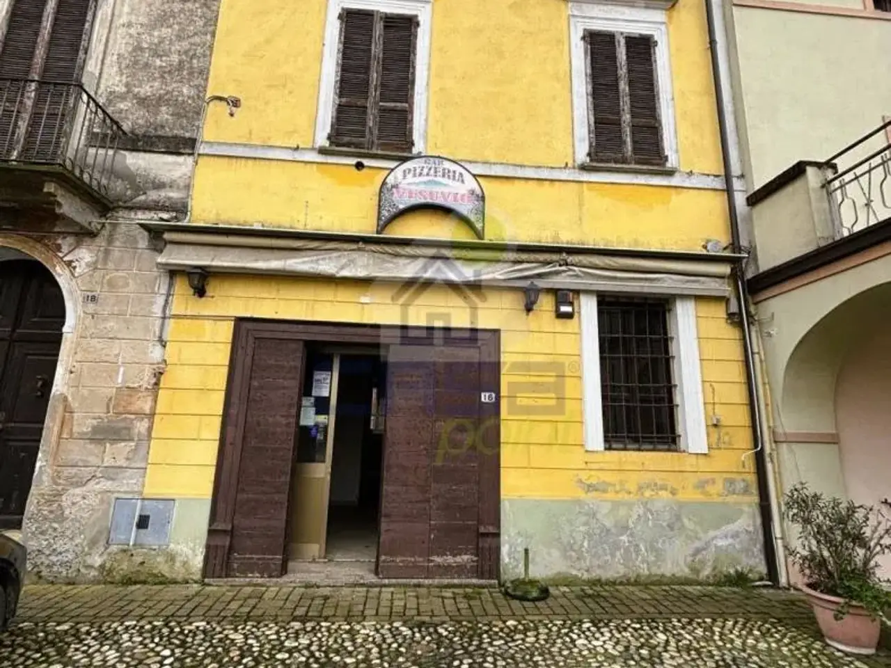 Palazzina commerciale in , Scandolara Ravara, {3} - Foto 2