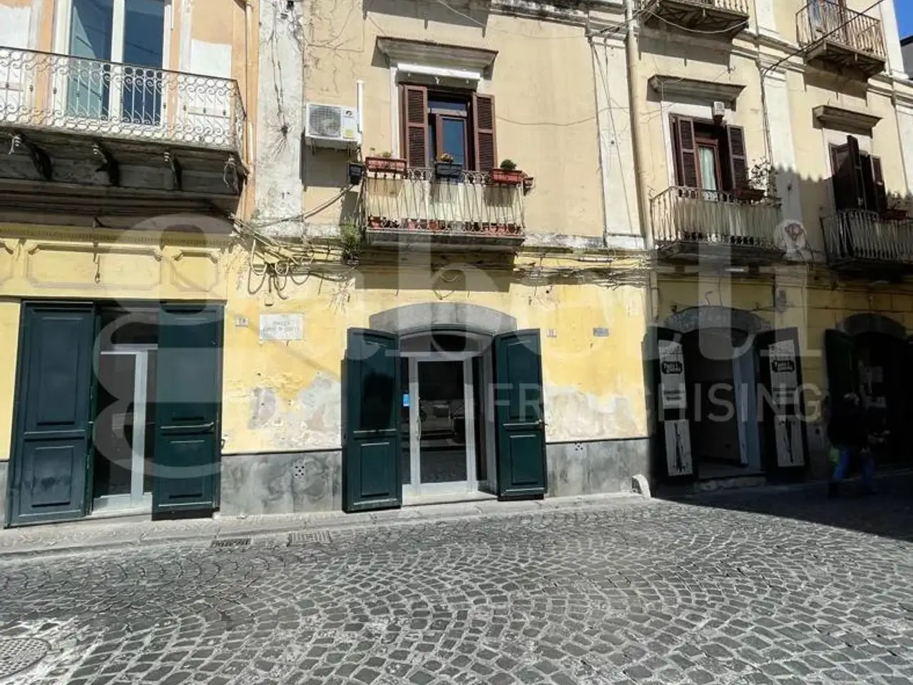 Negozio in Piazza Corpo di Cristo, Pagani, {3} - Foto 1