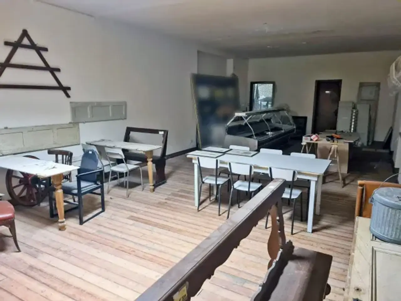 Negozio in Viale Europa, Capannori, {3} - Foto 1