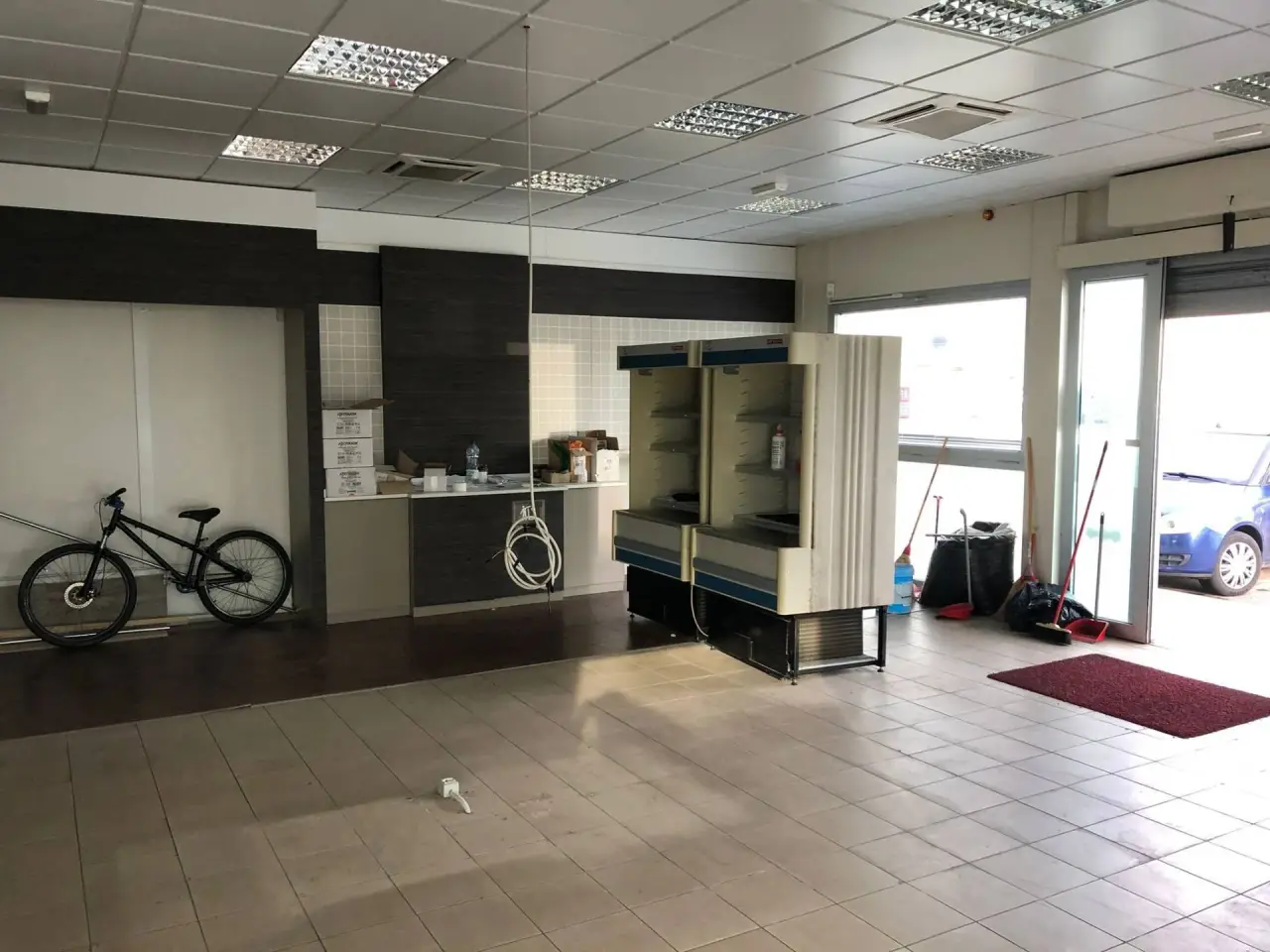 Esercizio commerciale in Via Tosco Romagnola 1, Cascina, {3} - Foto 2