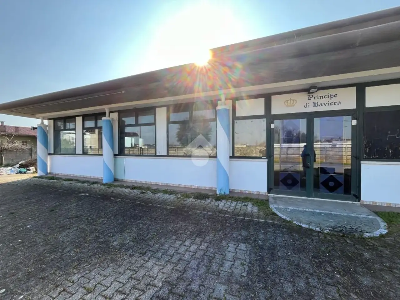 Negozio in Via Monsignor Don Sante Miotto 36, Rossano Veneto, {3} - Foto 1