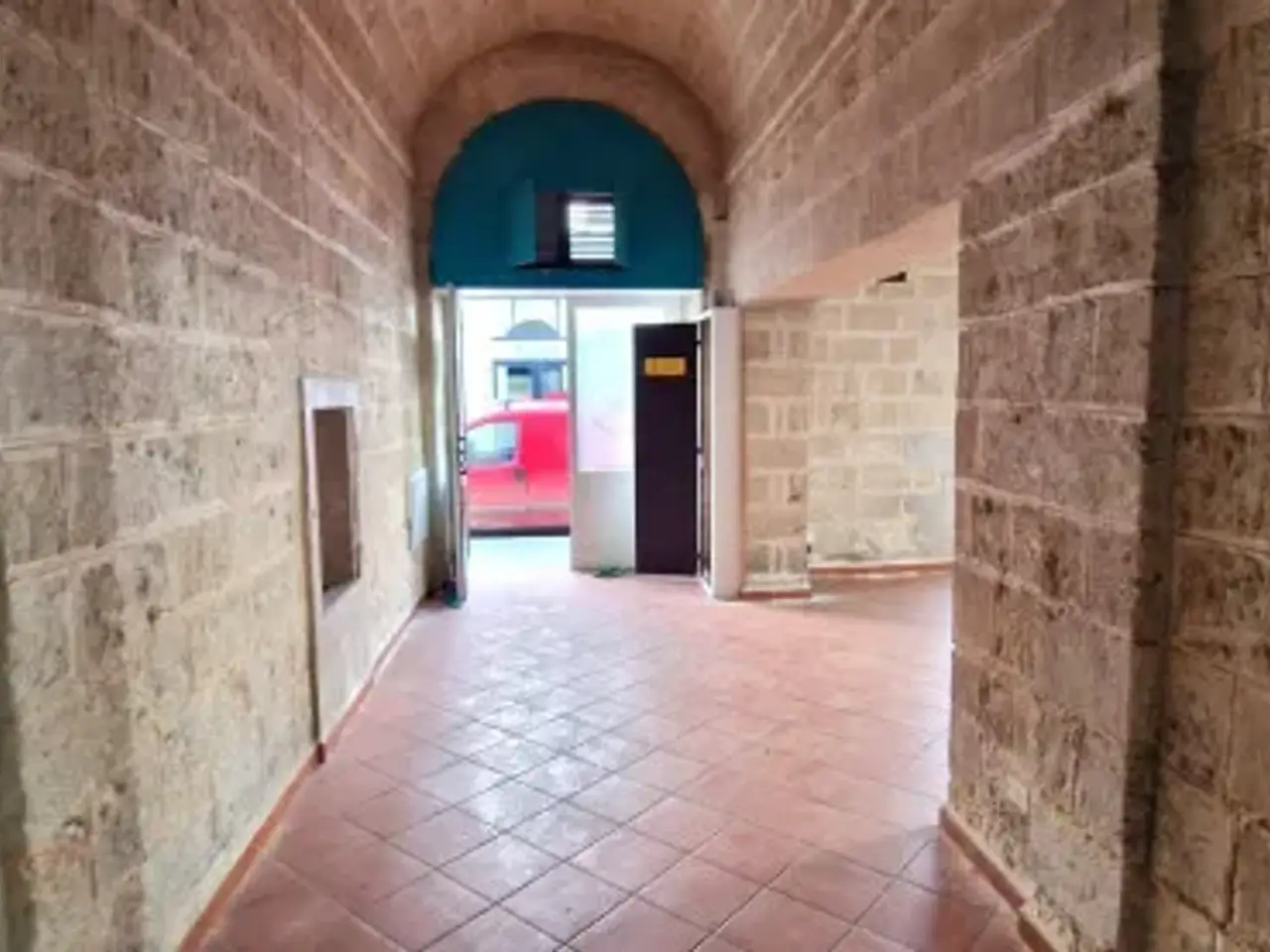 Negozio in Via San Gervasio, Trani, {3} - Foto 1